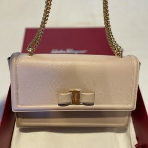 Salvatore Ferragamo Medium Ginny Calfskin Shoulder Bag in macadamia